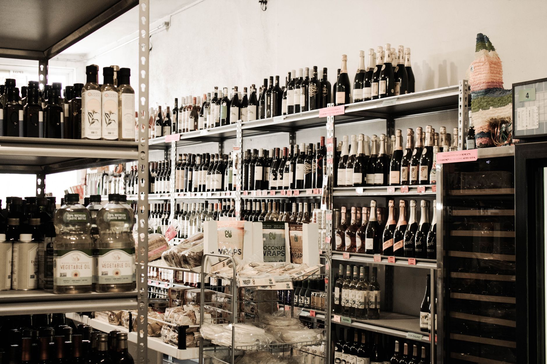 pexels-7101917-oiv-2025-world-wine-consumption-inventory-selection 葡萄酒零售库存与市场消费分析