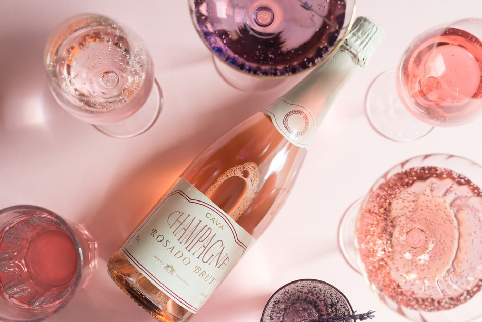 pexels-5379876-spanish-rosado-label-do-color-terminology-check 西班牙桃红Rosado酒标的DO名称与酒色术语核对要点