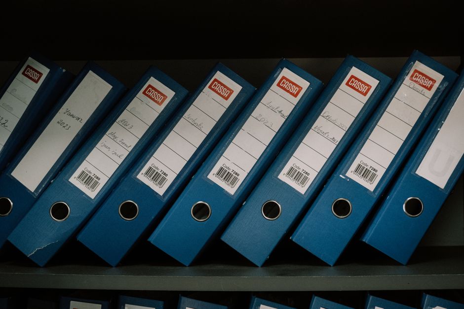 pexels-34293528-italy-docg-doc-eambrosia-register-fields-faq 在 eAmbrosia 登记库核对意大利 DOCG 与 DOC 四个字段